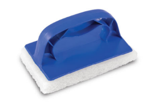 Scrubber for proper cleaning of a roller grill